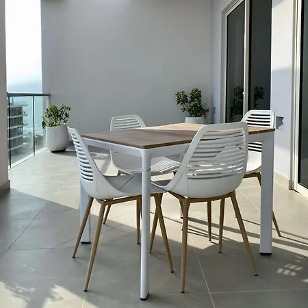 Cozy 2br With Impressive Balcony In Apartamento